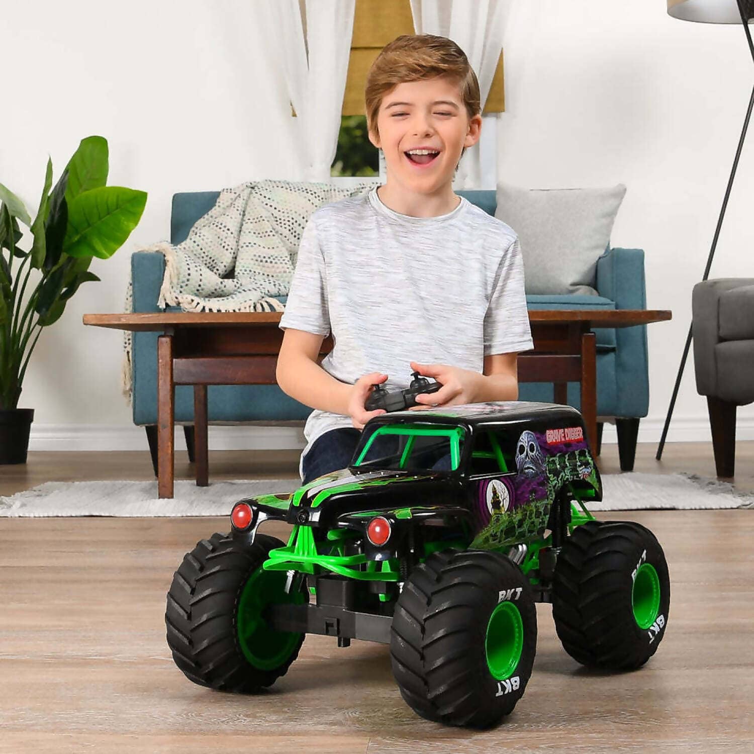 Monster Jam - Rc 1:15 Scale Grave Digger Refresh