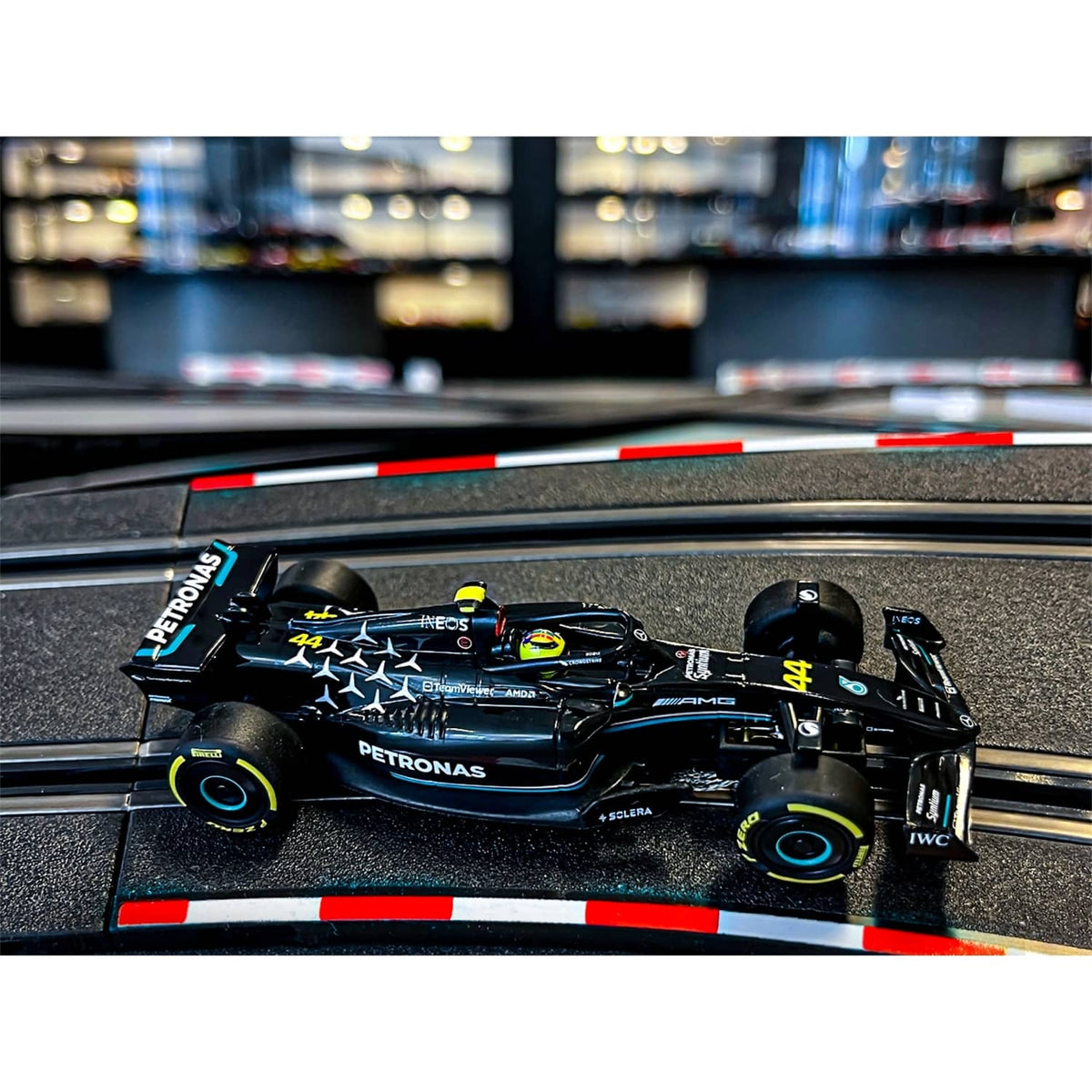CARRERA - GO 1:43 - MERCEDES AMG F1 W14 E PERFORMANCE L HAMILTON NO.44 - SLOT CAR