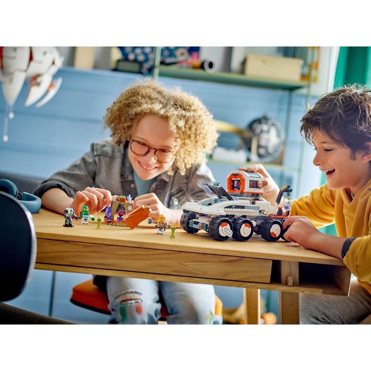 LEGO® 60432 Command Rover and Crane Loader - City