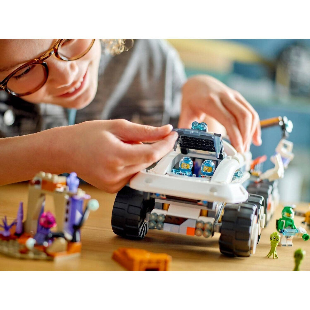 LEGO® 60432 Command Rover and Crane Loader - City