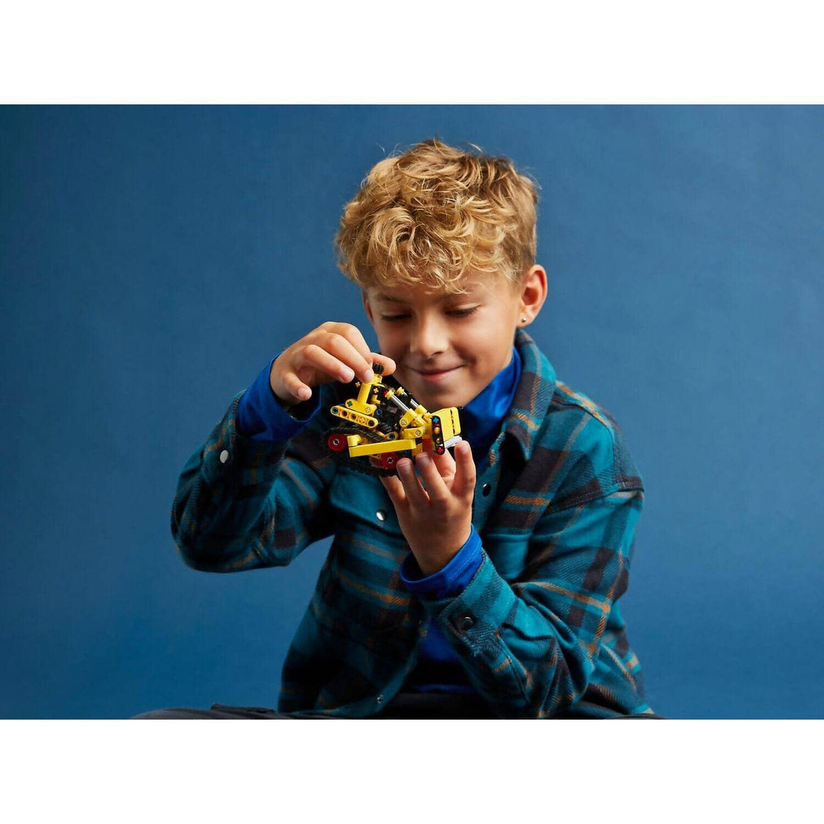 LEGO® 42163 Heavy-Duty Bulldozer - Technic