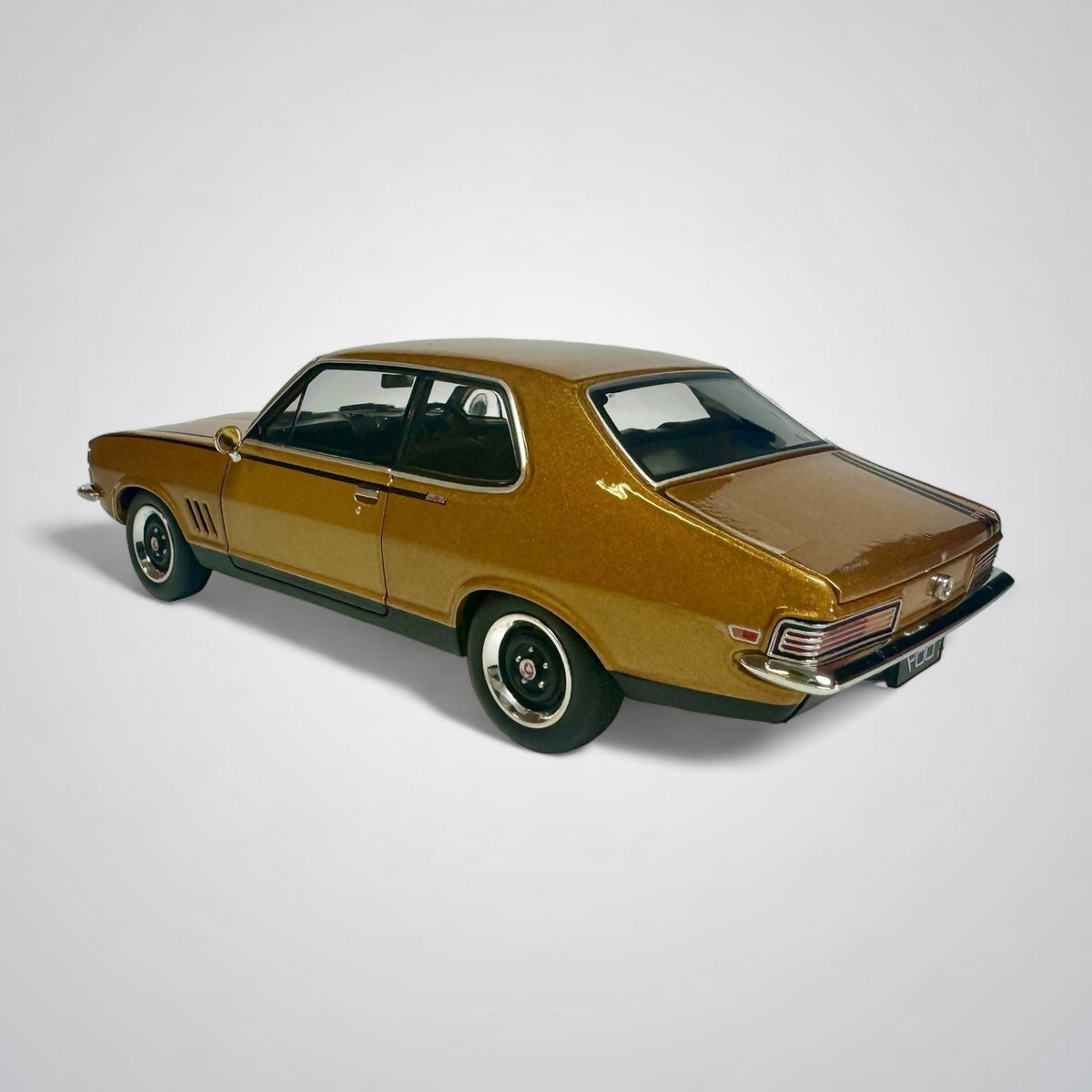 DDA COLLECTIBLES - 1:24 SCALE - HOLDEN TORANA LC GTR HERMES YELLOW - DIECAST MODEL