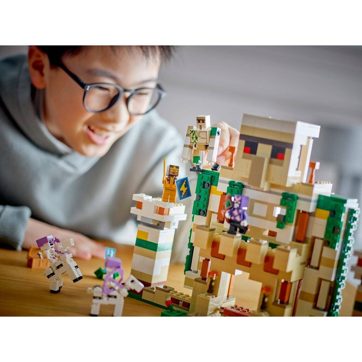LEGO® 21250 The Iron Golem Fortress - Minecraft®
