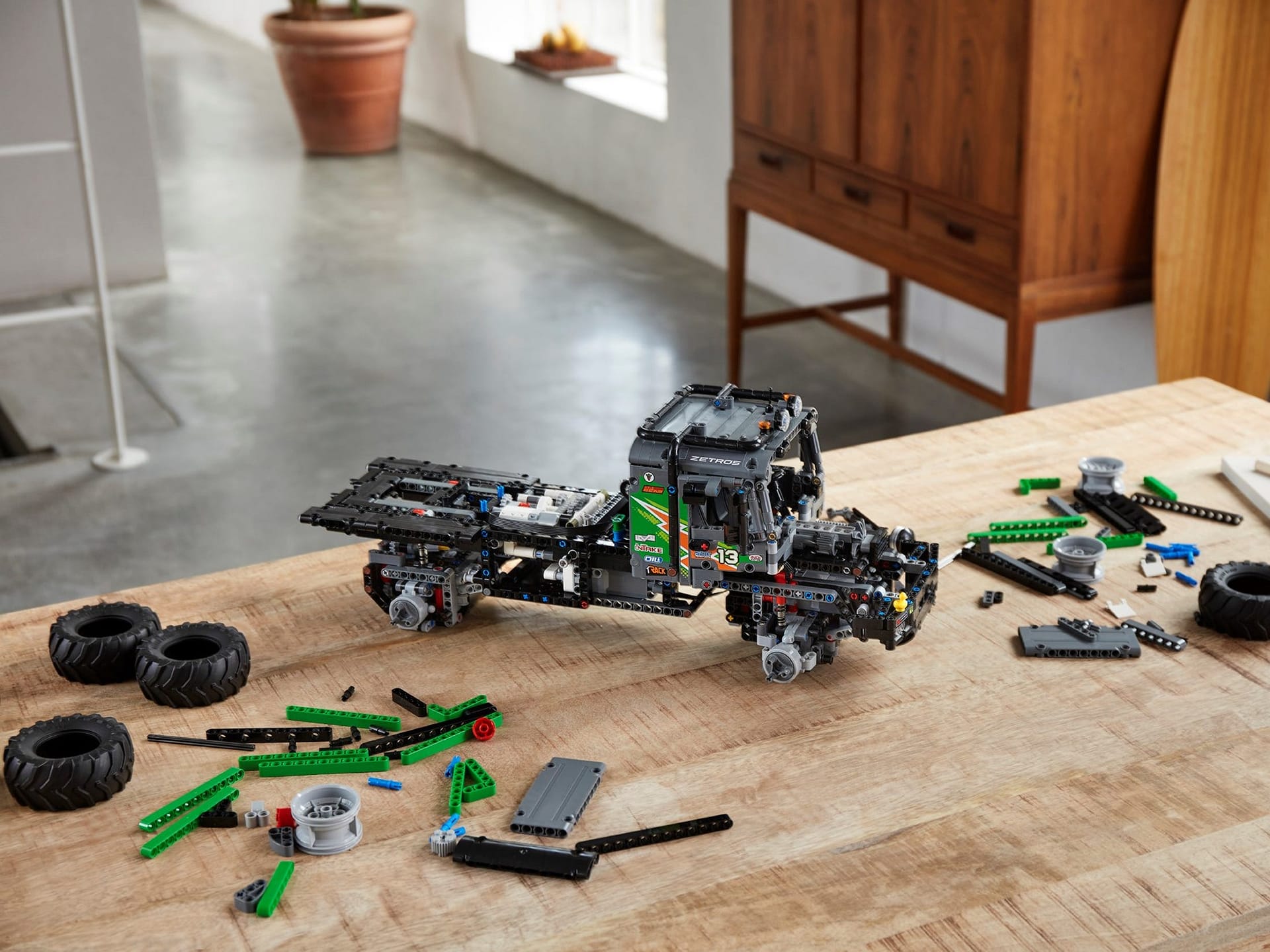 LEGO® 42129 4x4 Mercedes-Benz Zetros Trial Truck - Technic