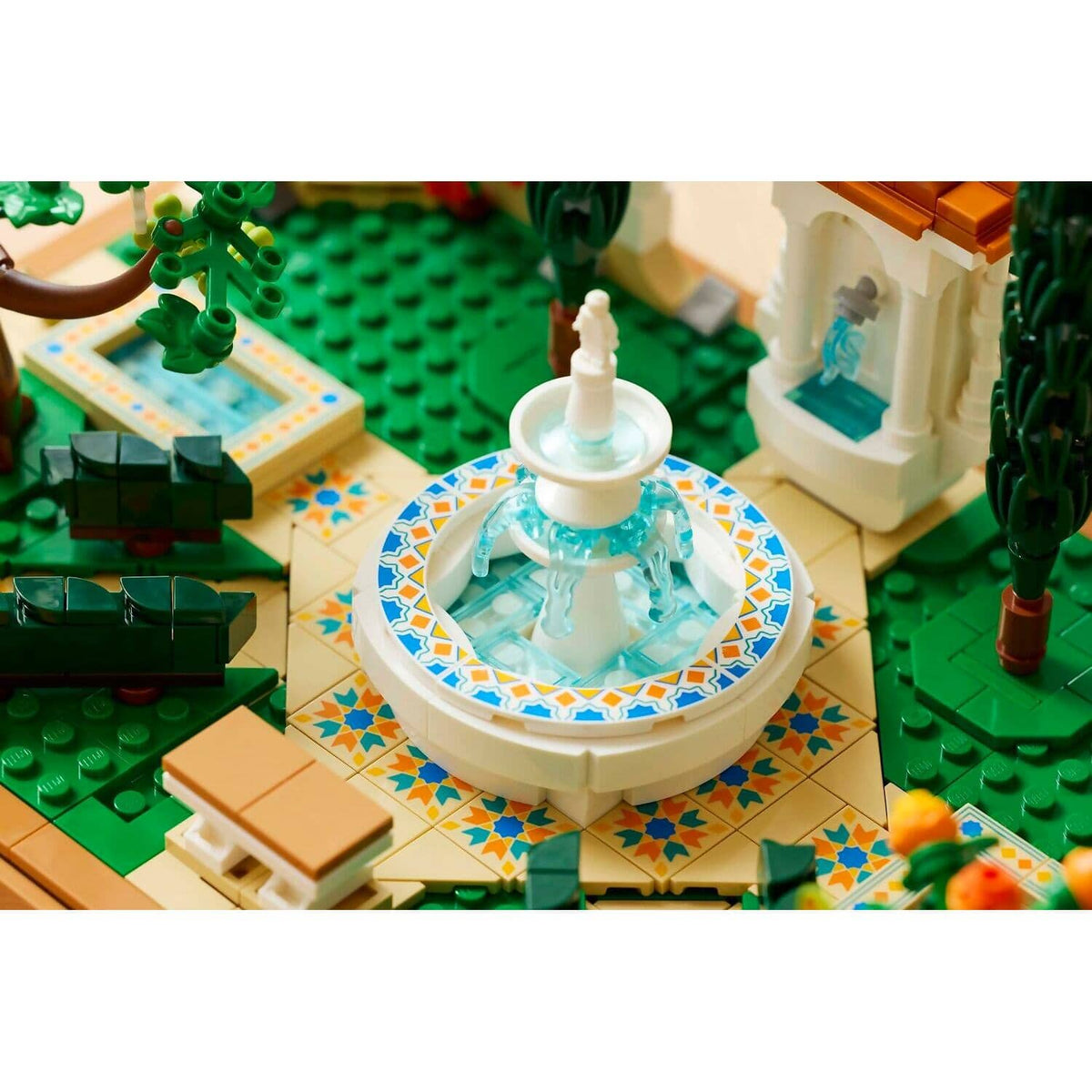 LEGO® 10359 Fountain Garden - Icons