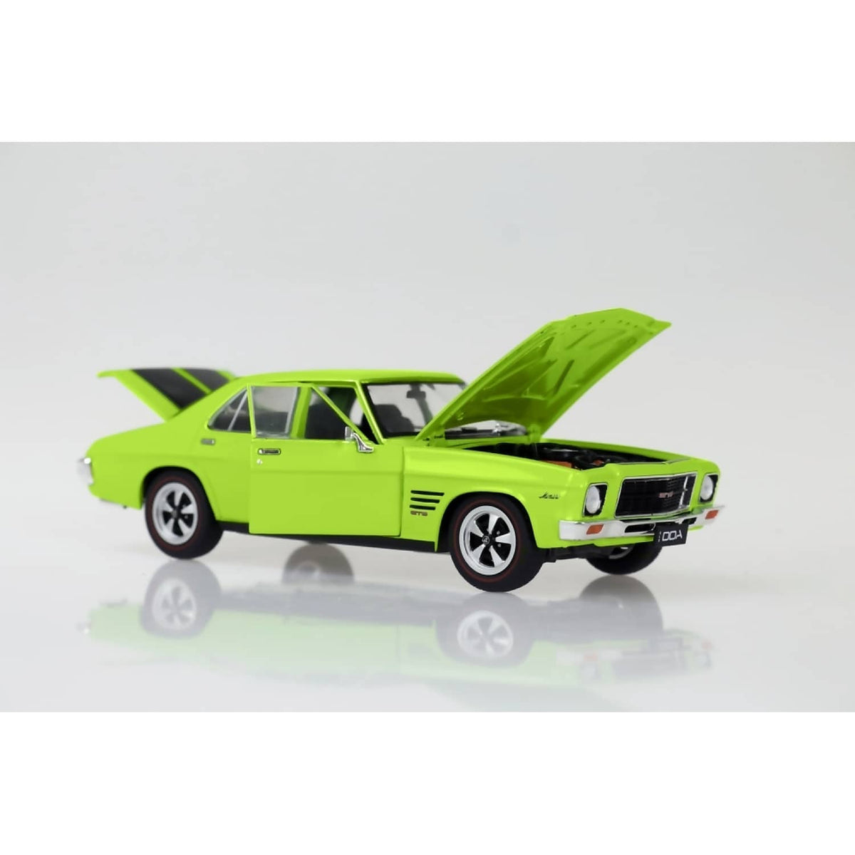 DDA COLLECTIBLES - 1:24 SCALE - 1971 LIME GREEN HOLDEN HQ GTS - DIECAST MODEL