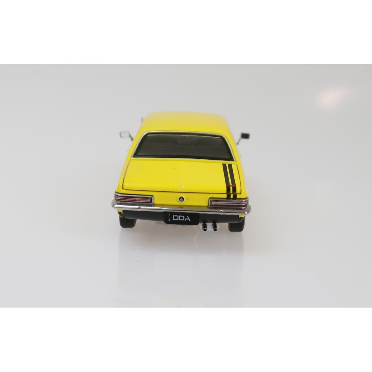 DDA COLLECTIBLES - 1:32 SCALE - YELLOW LC GTR HOLDEN TORANA - DIECAST MODEL