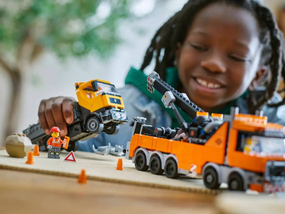 LEGO® 60467 Heavy-Duty Recovery Tow Truck with Crane - City