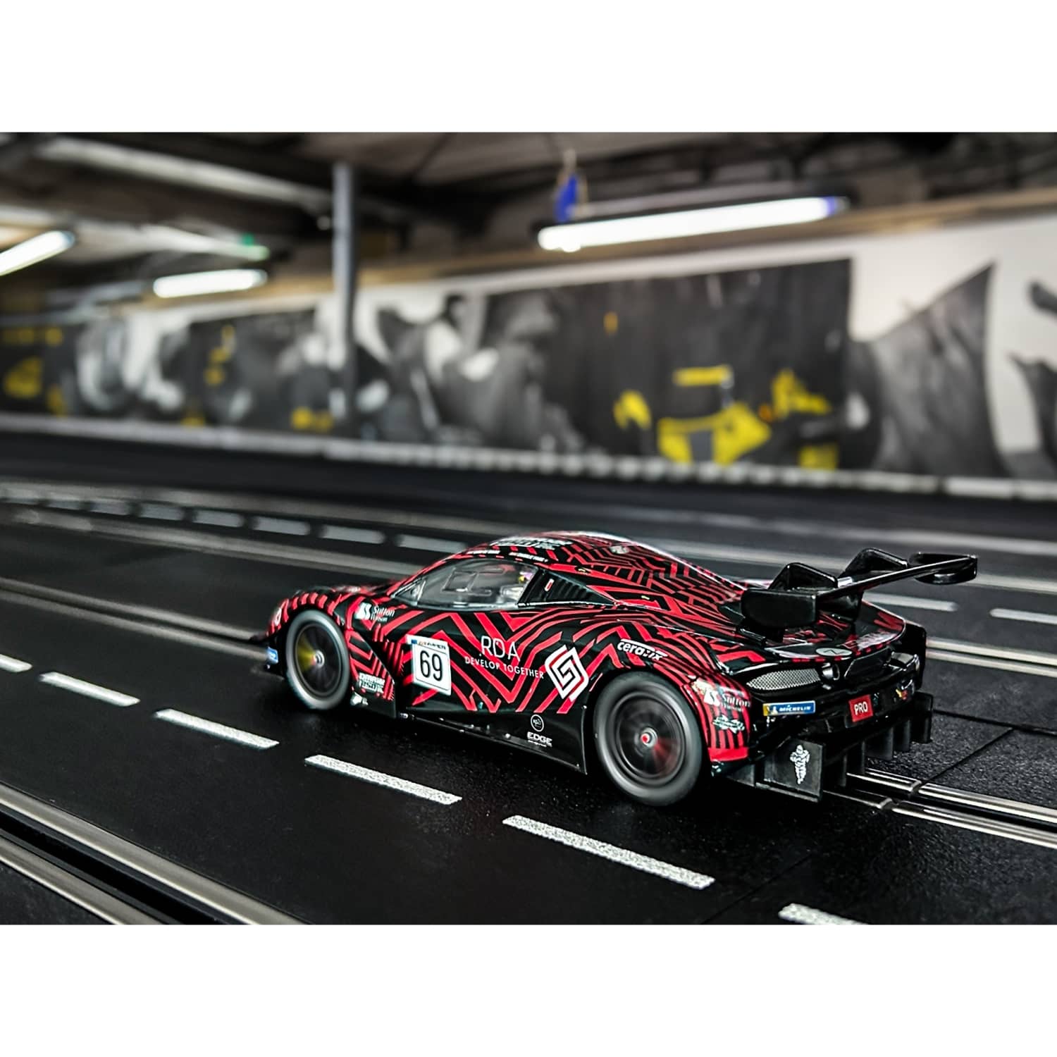 CARRERA - DIGITAL 1:32 MCLAREN 720S GT3 OPTIMUM MOTORSPORT NO.69 SLOT CAR ALSO SUITS SCALEXTRIC