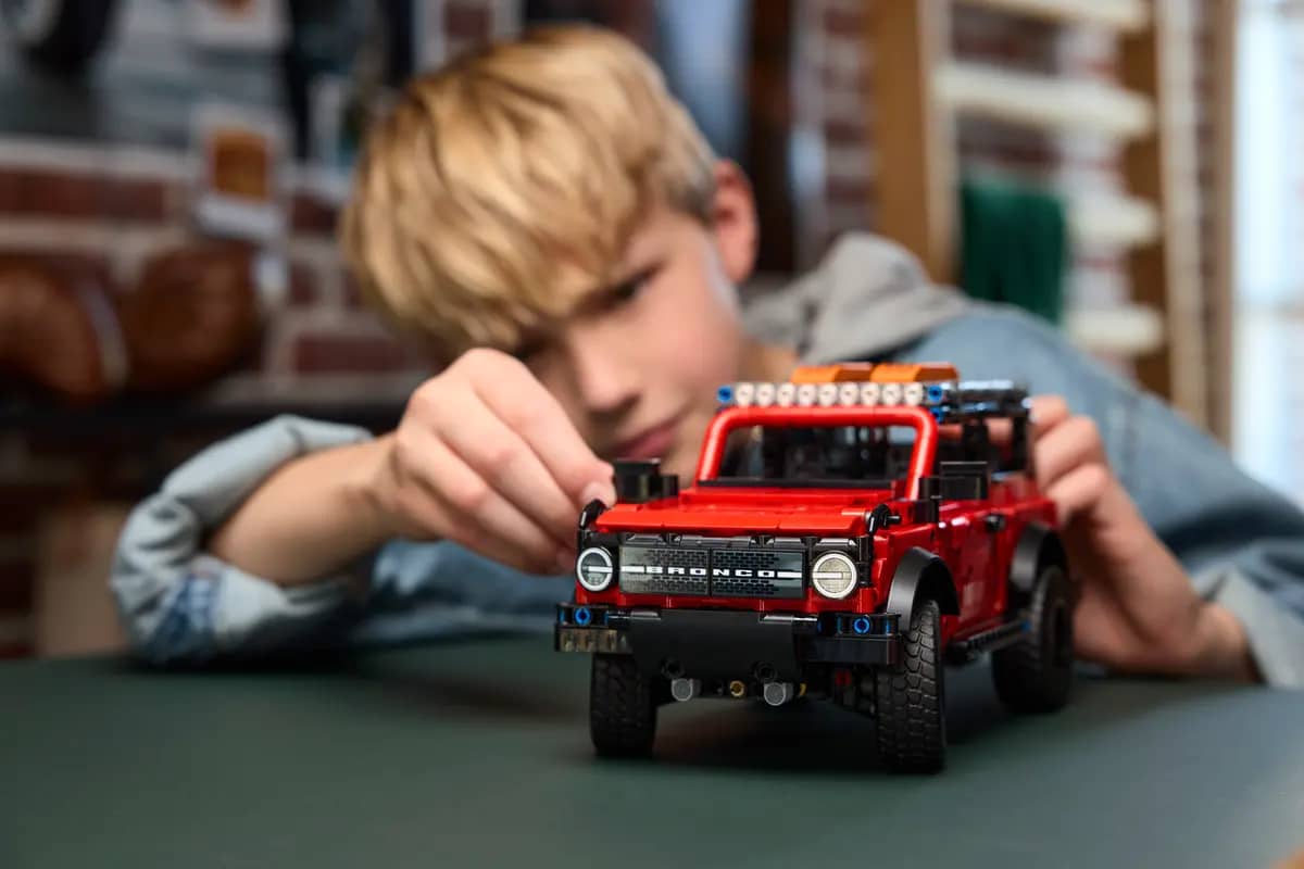 LEGO® 42213 Ford Bronco SUV - Technic