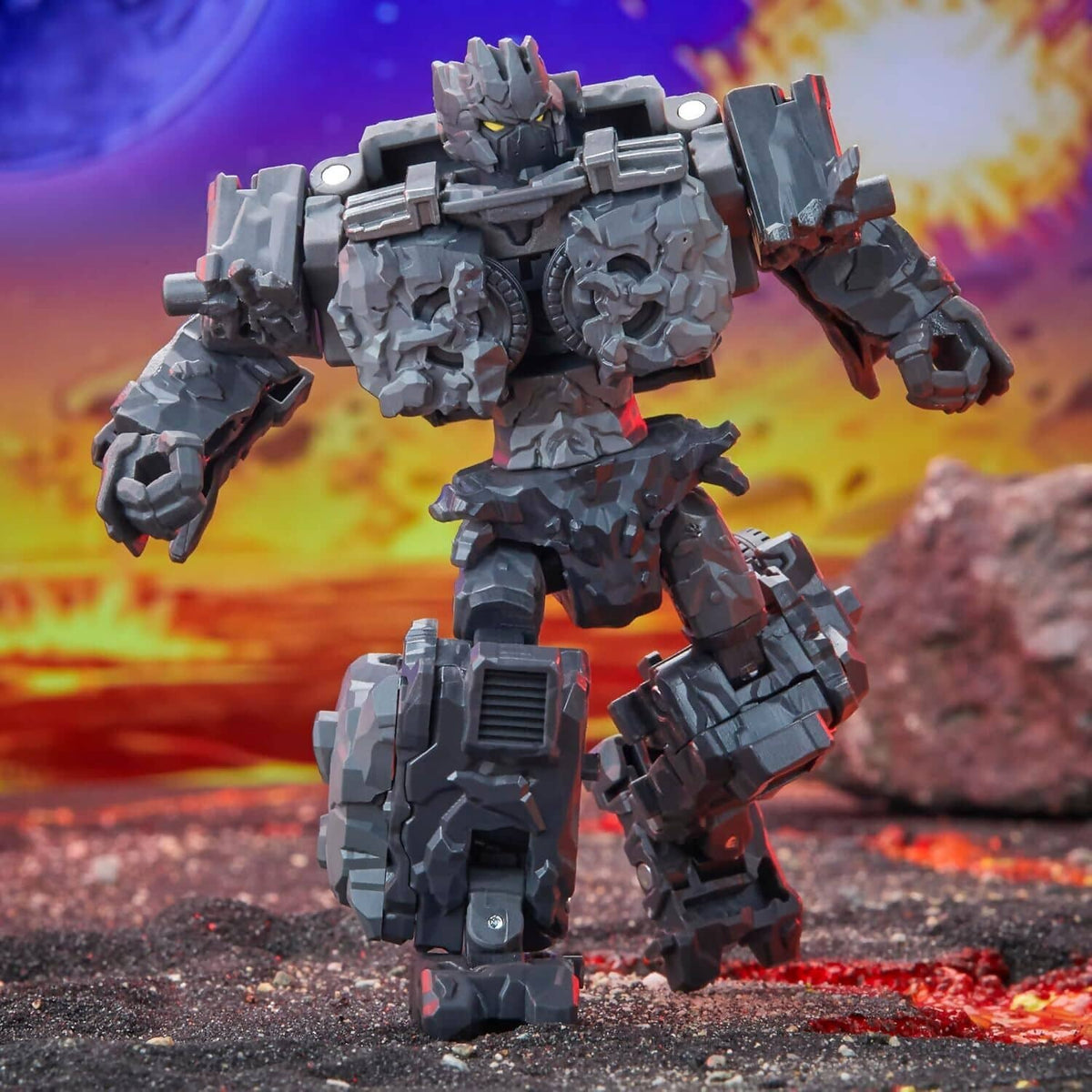 Transformers - Legacy United Deluxe Class Infernac Universe Magneous 5.5-inch Converting Action Figure - Hasbro