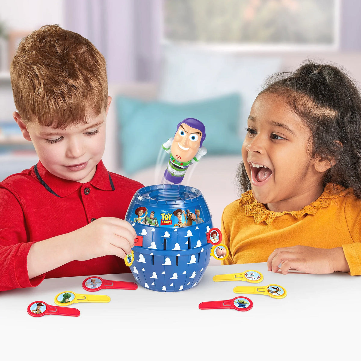 TOMY - Toy Story Pop Up Buzz Lightyear Game