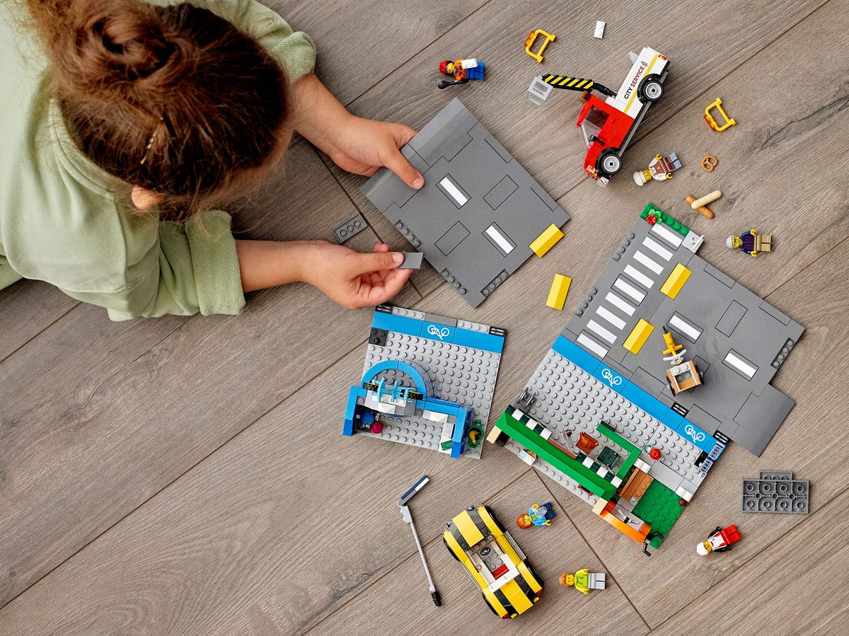 LEGO® 60306 Shopping Street - City