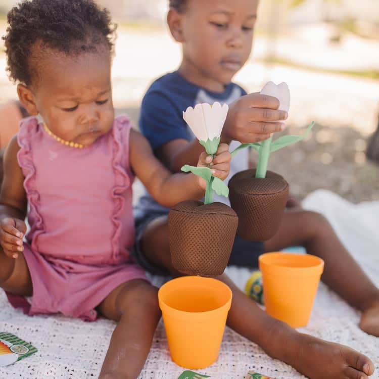 Melissa & Doug - Let's Explore Flower Gardening Play Set