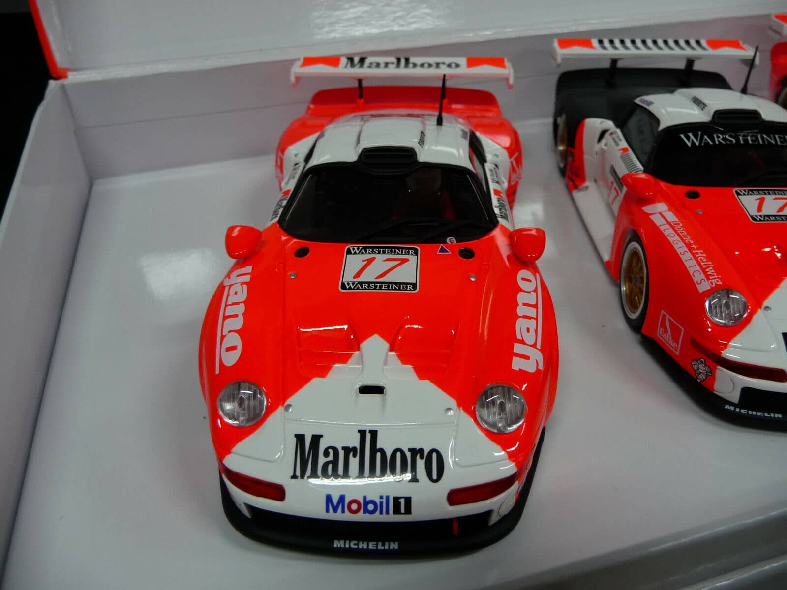 REVOSLOT - RS0092 PORSCHE 911 GT1 3 CAR PACK JB RACING SUIT SCALETRIC/CARRERA