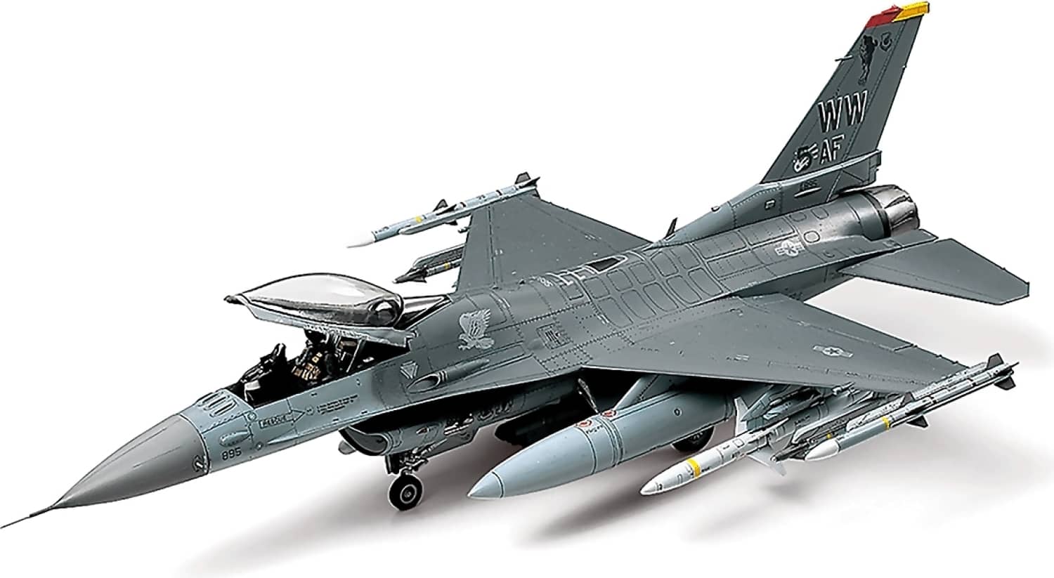 TAMIYA - LOCKHEED MARTIN F-16CJ (BLOCK 50) FIGHTING FALCON