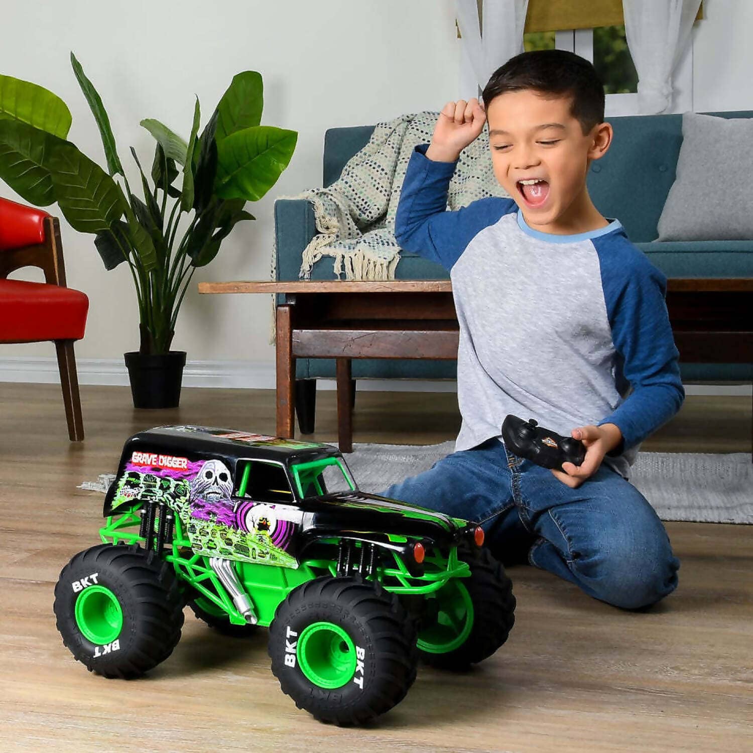 Monster Jam - Rc 1:15 Scale Grave Digger Refresh