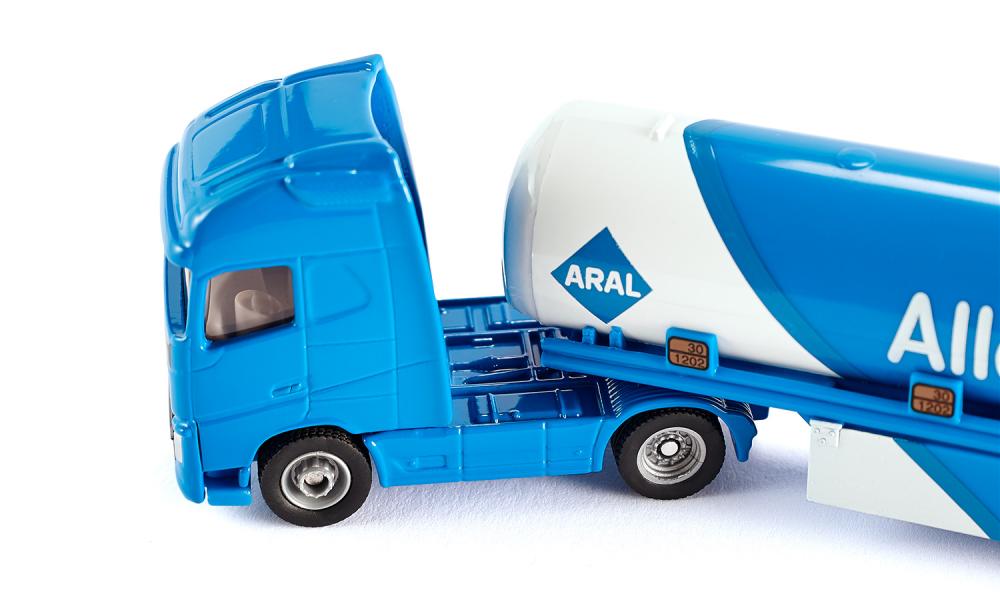 Siku - Articulated Tanker Truck With Tandem Trailer - 1:87 Scale Die-Cast Fuel Transport Model