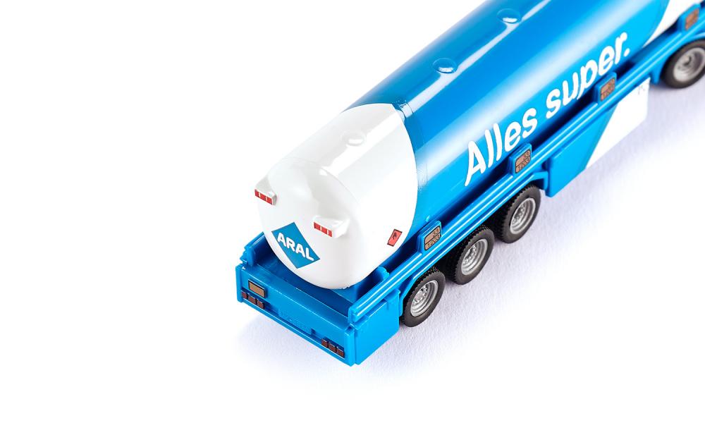 Siku - Articulated Tanker Truck With Tandem Trailer - 1:87 Scale Die-Cast Fuel Transport Model