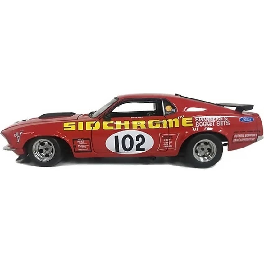 DDA COLLECTIBLES - 1:64 SCALE - 1969 FORD MUSTANG BOSS 302 #102 JIM RICHARDS SIDCHROME RACING - DIECAST MODEL
