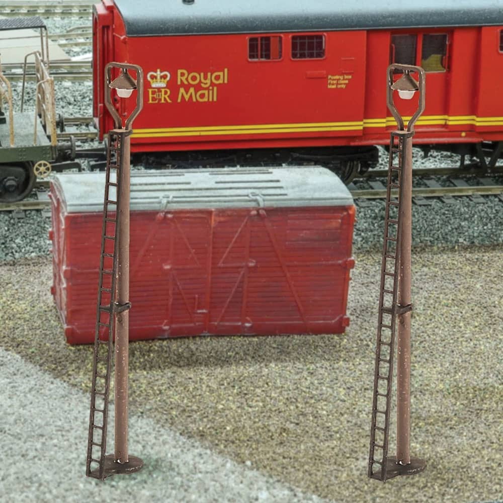MODEL SCENE YARD LAMPS (8) SM665047
