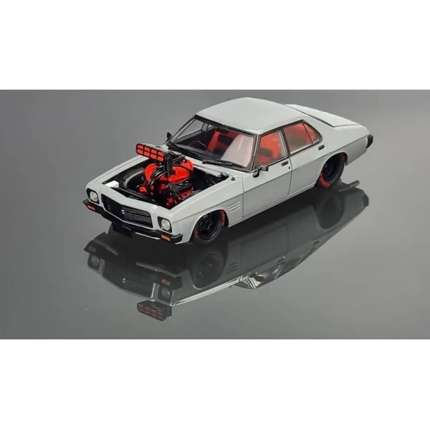 DDA COLLECTIBLES - 1:24 SCALE - HQ HOLDEN MONARO GREY BLOWN CUSTOM - DIECAST MODEL