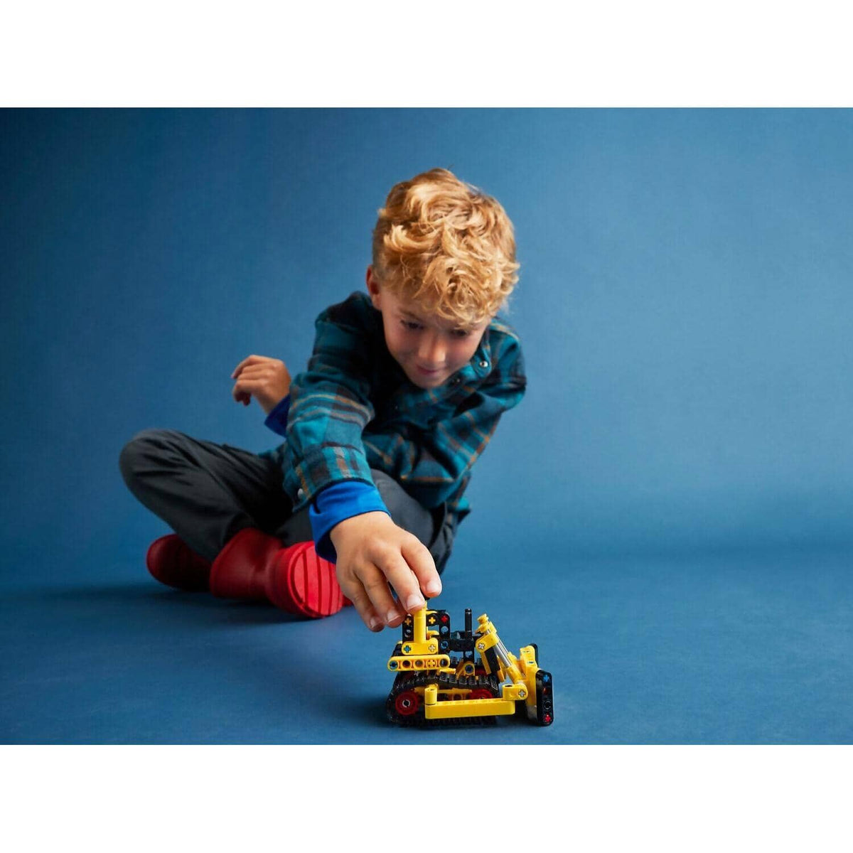 LEGO® 42163 Heavy-Duty Bulldozer - Technic