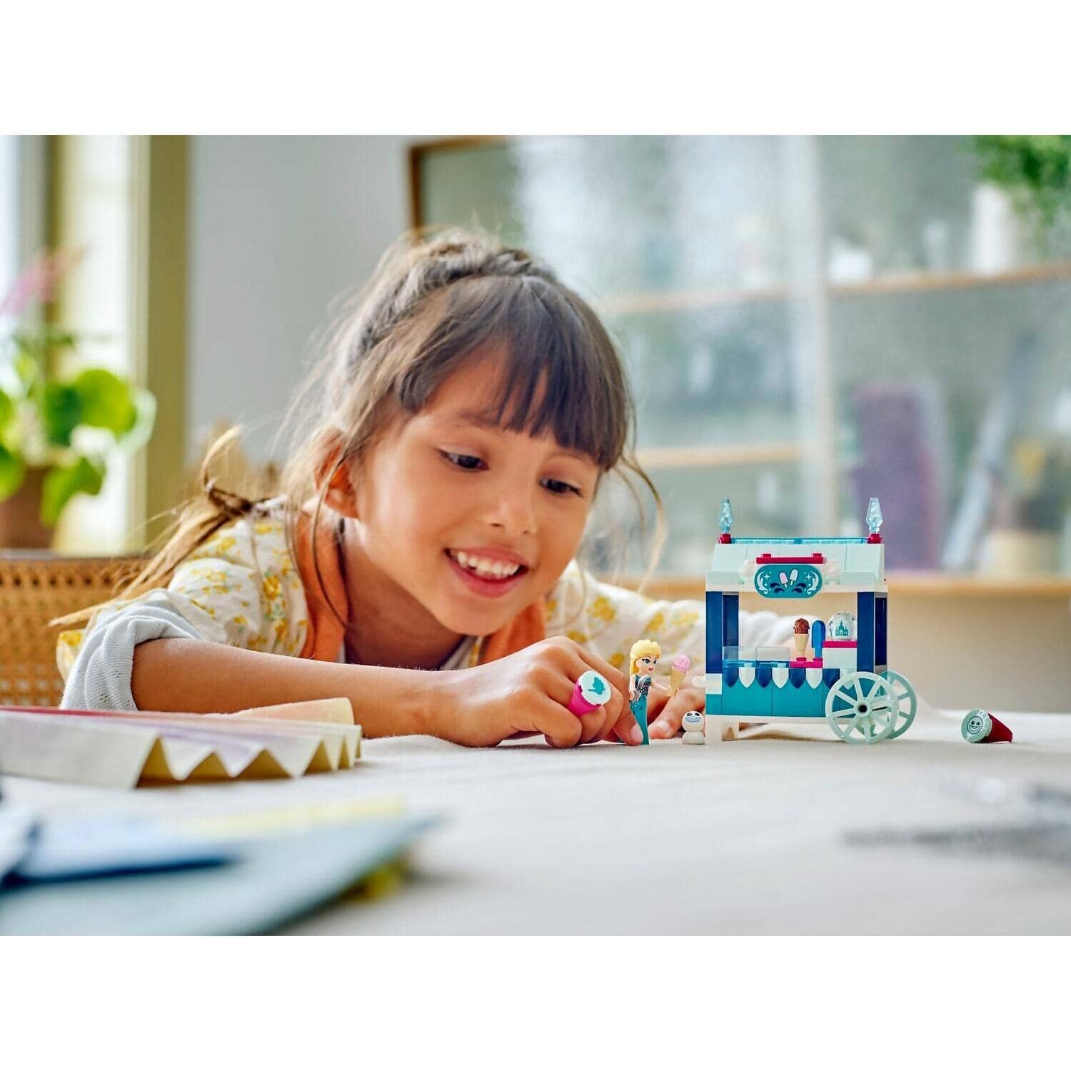 LEGO® 43234 Elsa's Frozen Treats - Disney Princess