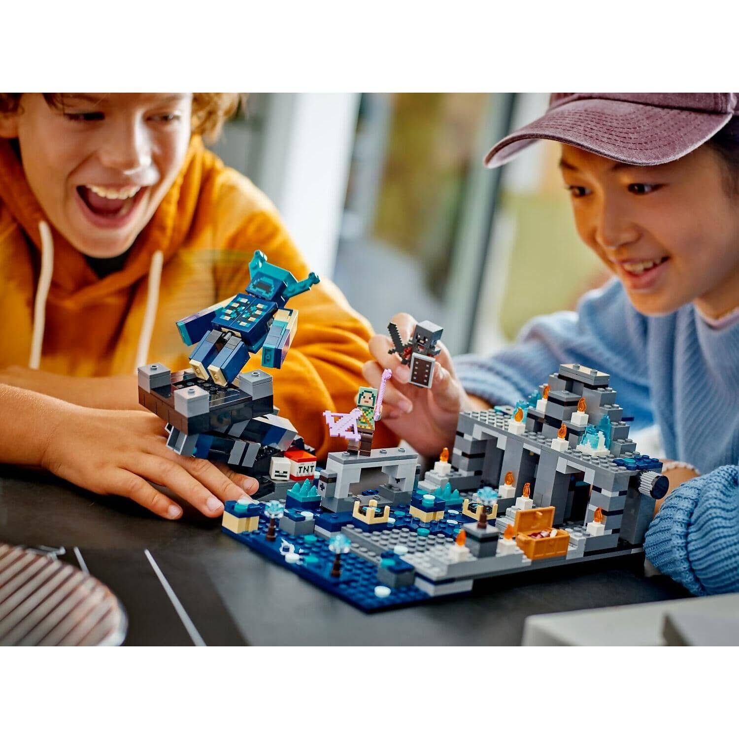 LEGO® 21246 The Deep Dark Battle - Minecraft®