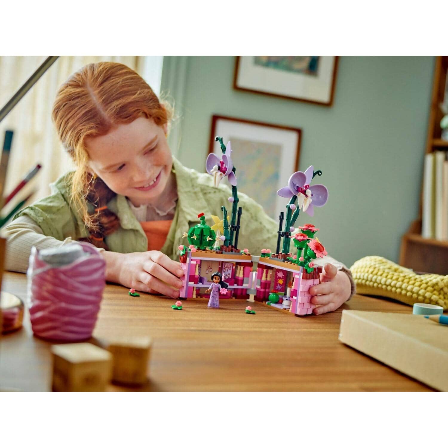 LEGO® 43237 Isabela's Flowerpot - Disney
