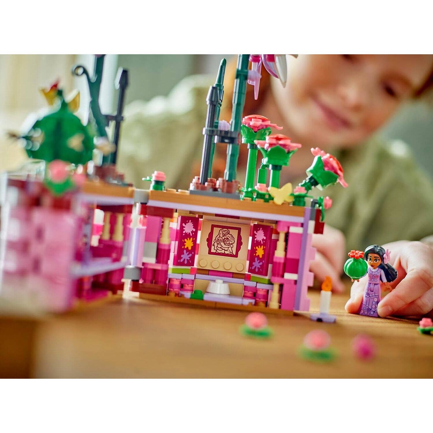 LEGO® 43237 Isabela's Flowerpot - Disney