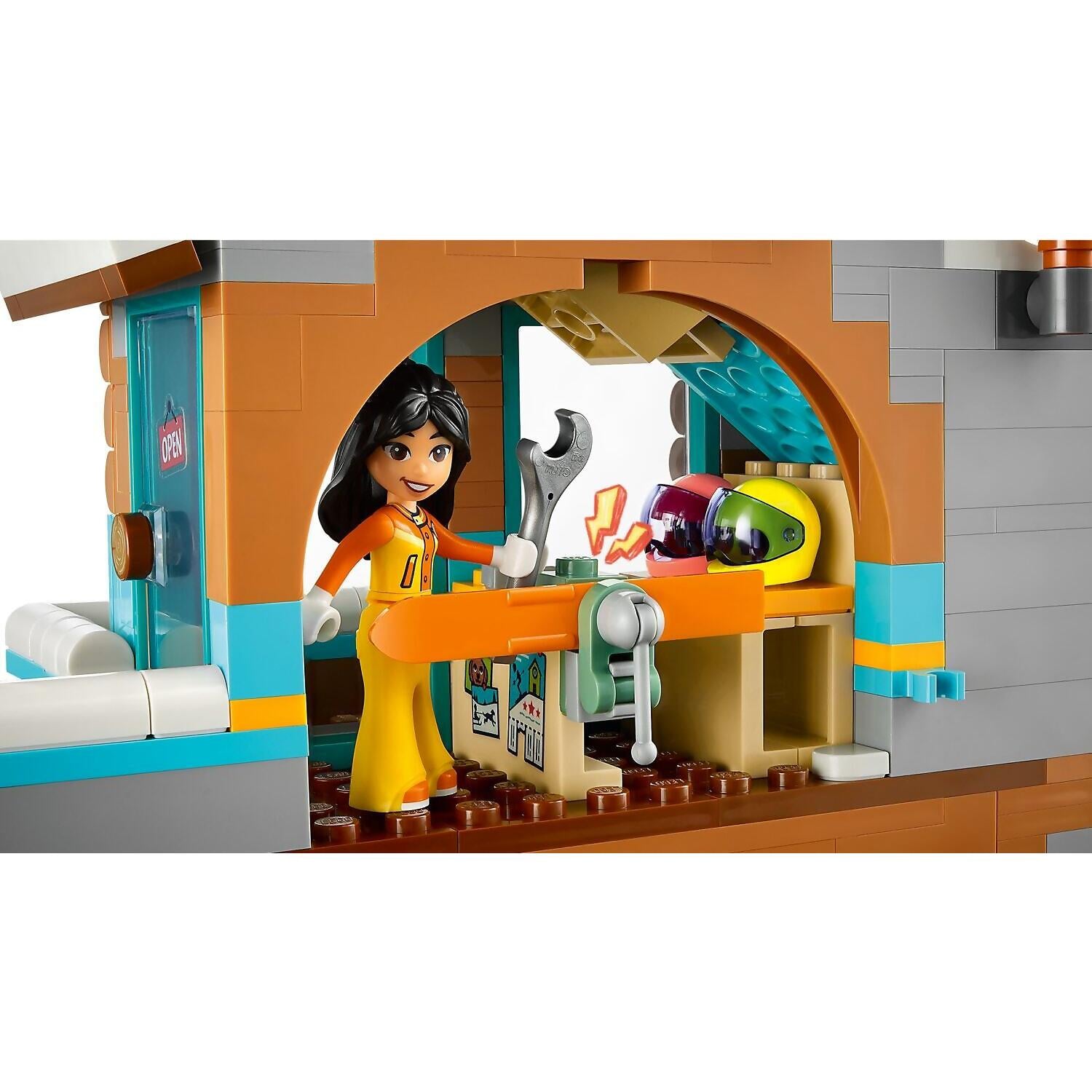 LEGO® 41756 Holiday Ski Slope and Cafe - Friends