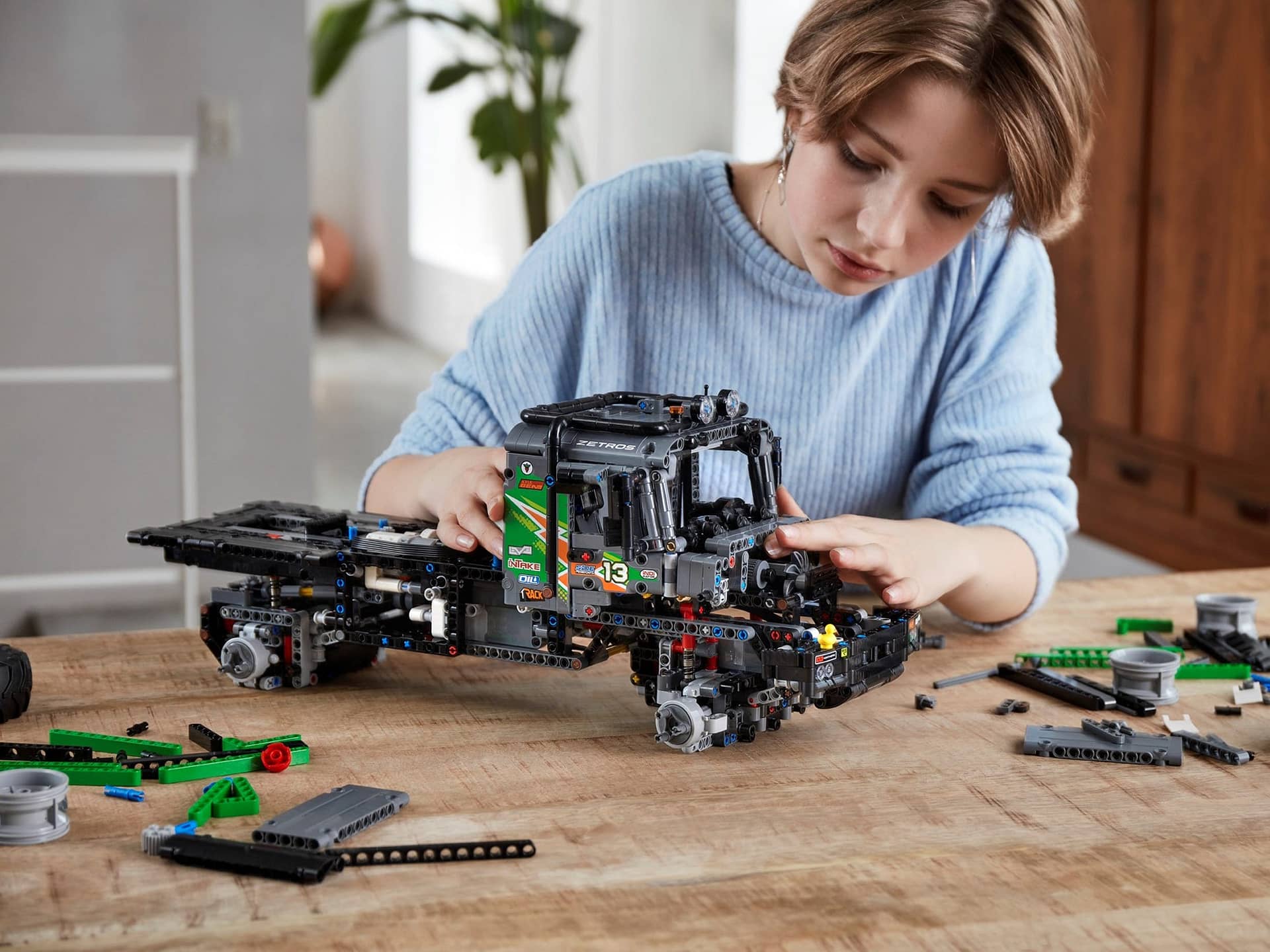 LEGO® 42129 4x4 Mercedes-Benz Zetros Trial Truck - Technic