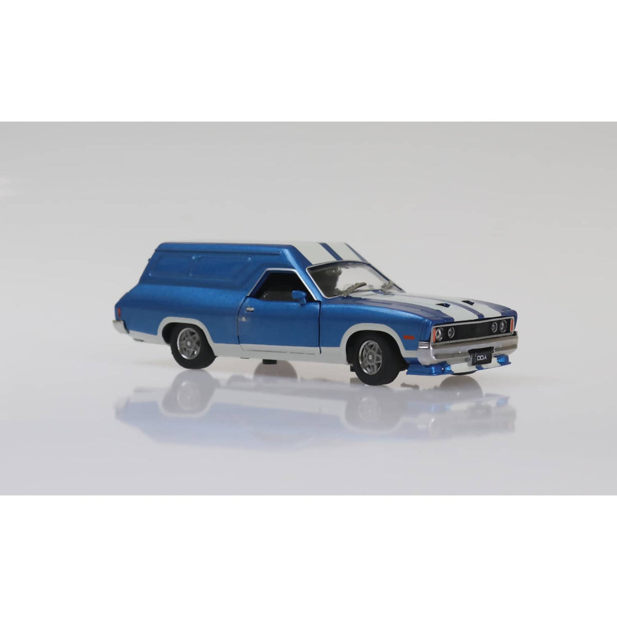 DDA COLLECTIBLES - 1:32 SCALE - DARK BLUE WHITE STRIPES XC PANEL VAN - DIECAST MODEL