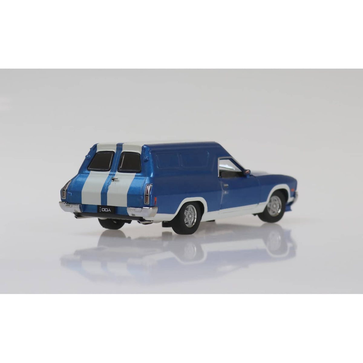 DDA COLLECTIBLES - 1:32 SCALE - DARK BLUE WHITE STRIPES XC PANEL VAN - DIECAST MODEL