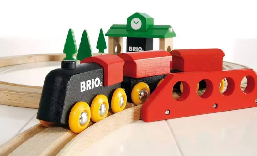 BRIO Classic - Wooden Figure 8 Set