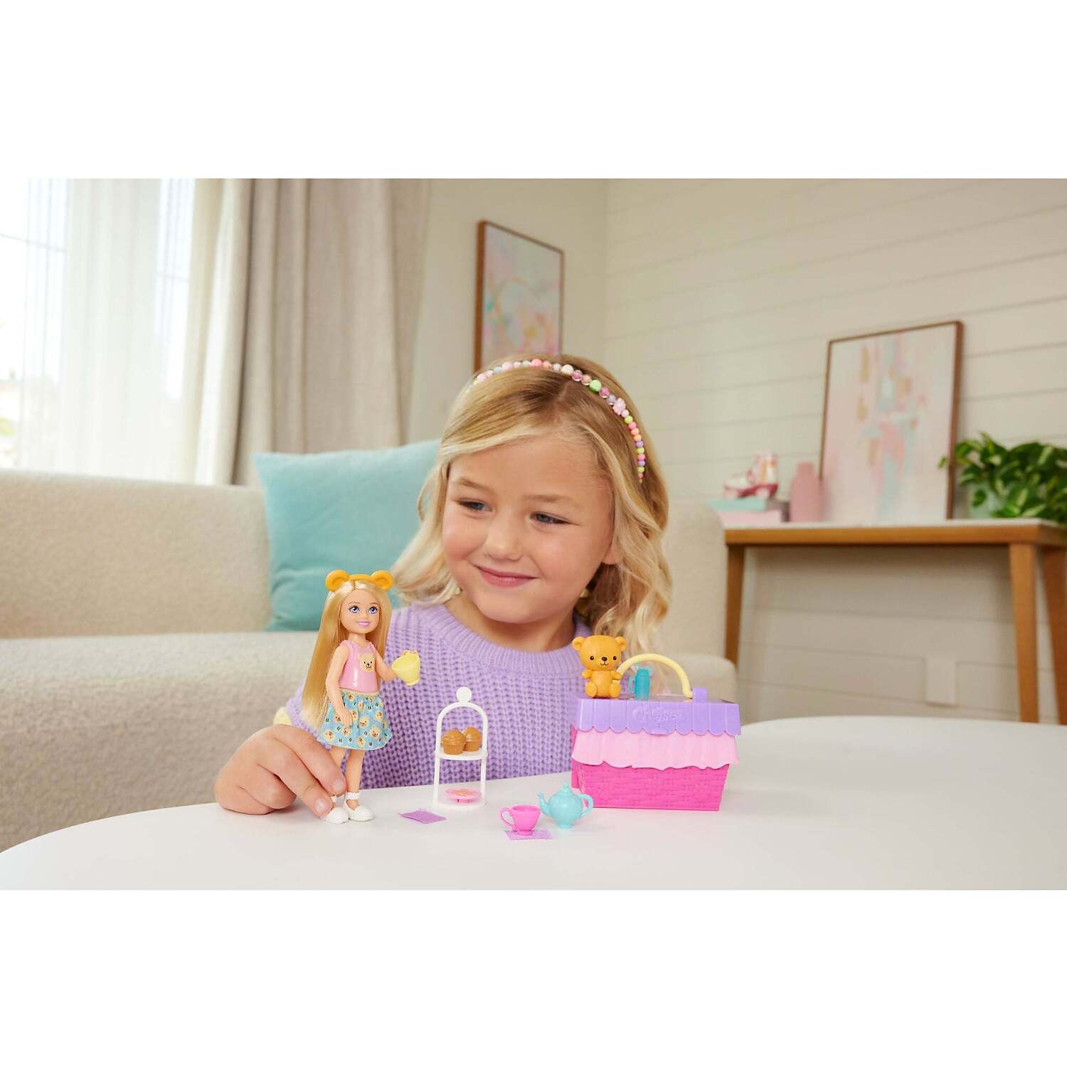 Barbie - Family & Friends Chelsea Tea Party Picnic Doll Playset - Mattel