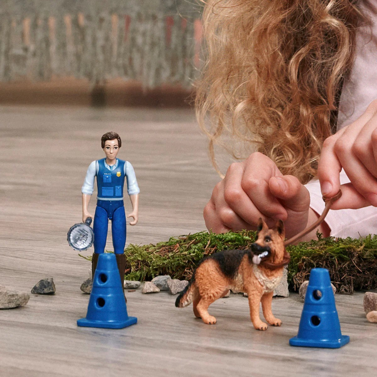 Schleich - Police & German Shepherd Operation Pocket Playset