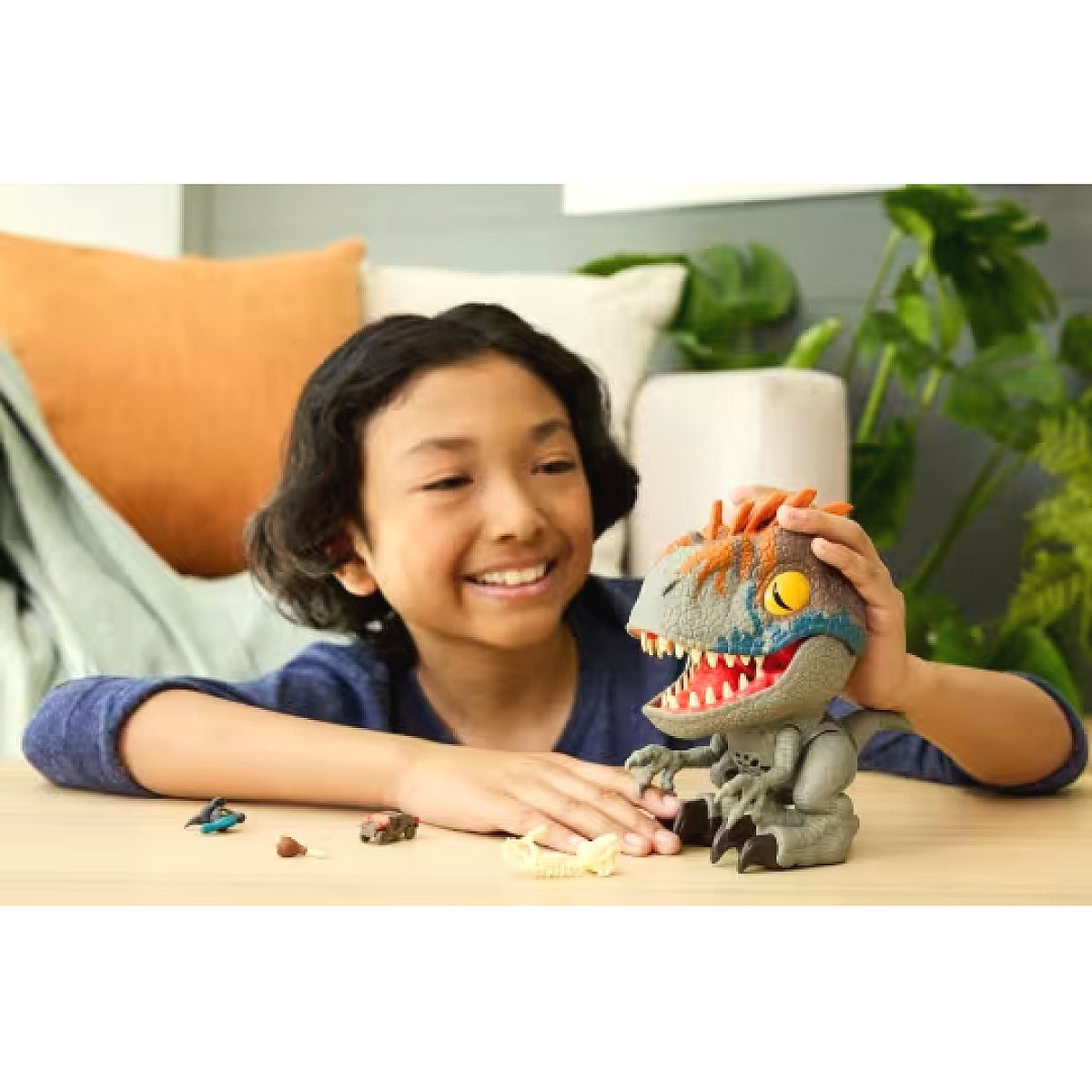 Jurassic World - Fierce Feeder Velociraptor Dinosaur with Swallow and Spit Interactive Feature - Mattel - Mattel