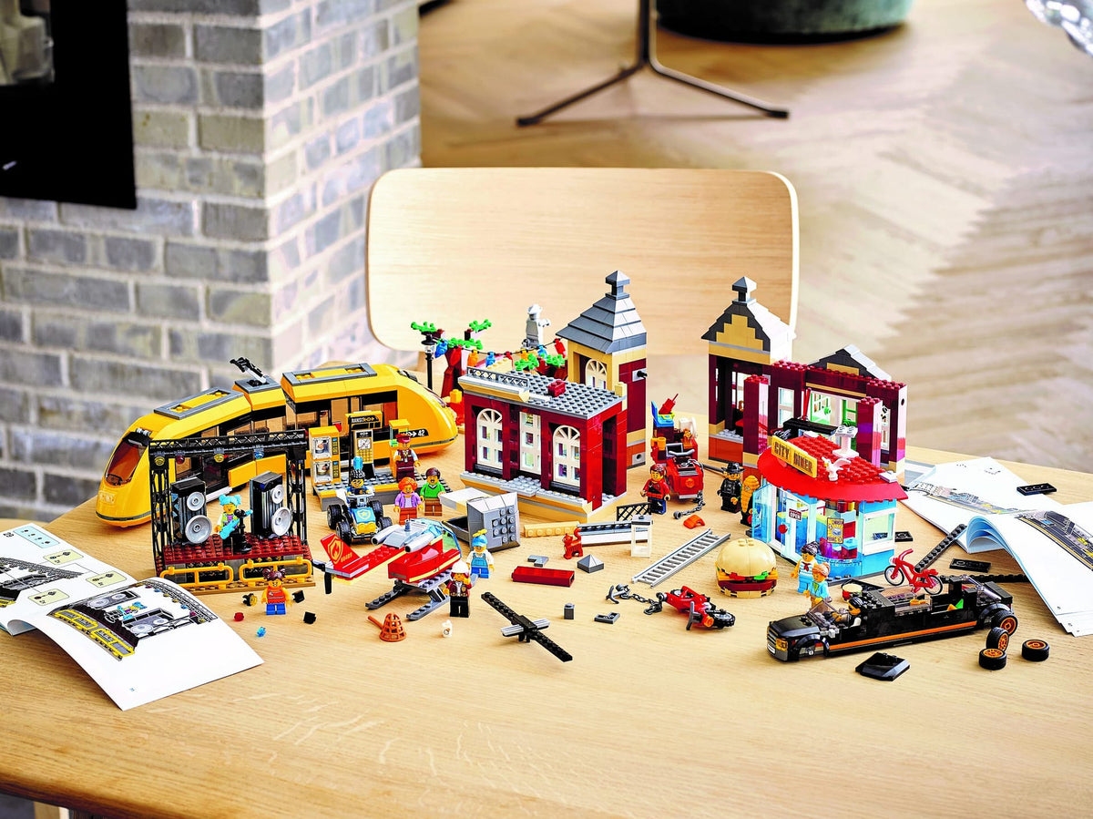 LEGO® 60271 Main Square - City