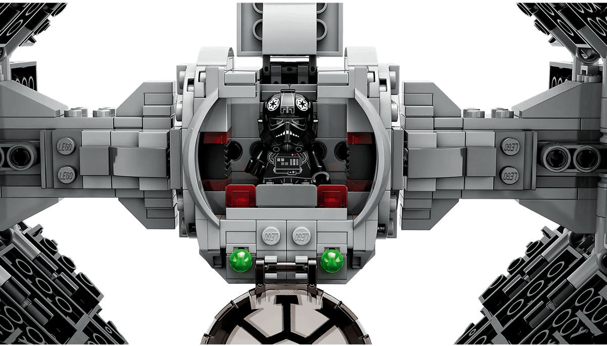 LEGO® 75348 Mandalorian Fang Fighter vs. TIE Interceptor - Star Wars™