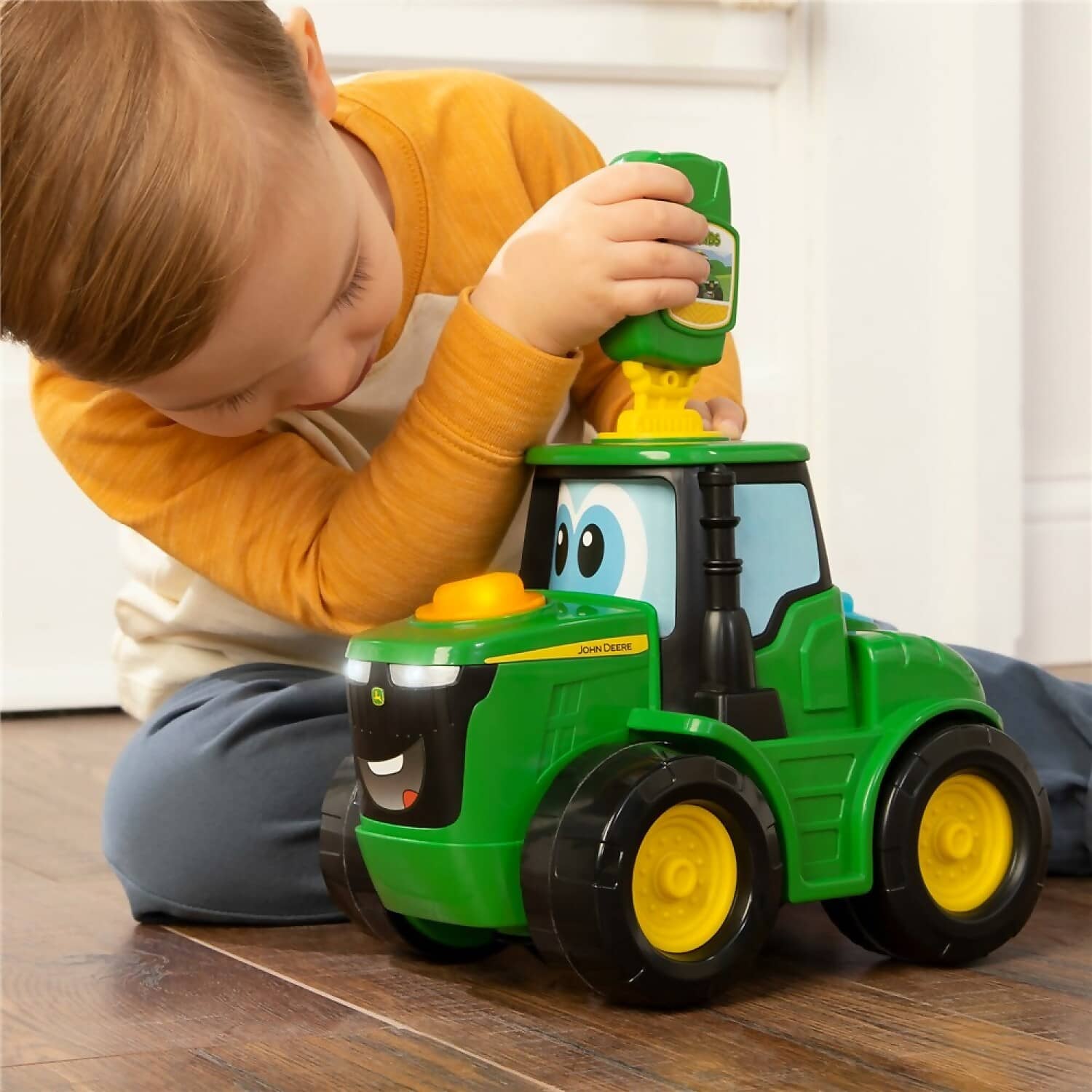 John Deere - Kids - Key-n-go Johnny Tractor With 15 Interactive Ways To Play - Tomy