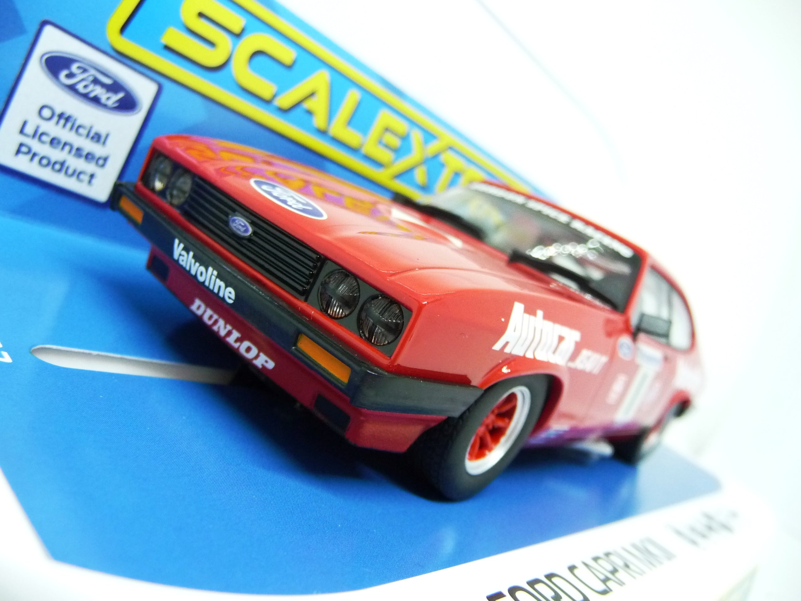 SCALEXTRIC - C4250 FORD CAPRI GORDON SPICE RACING