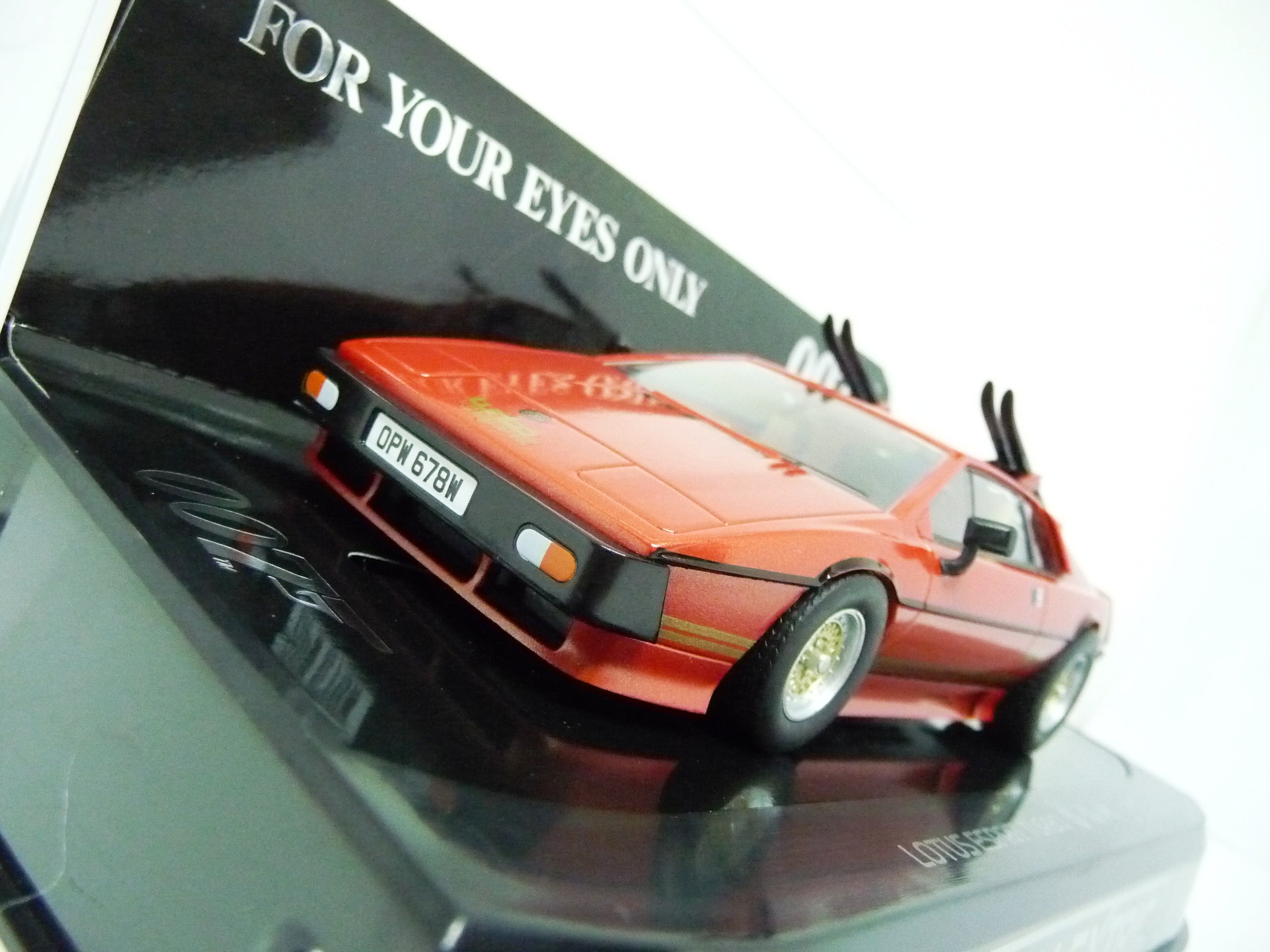 SCALEXTRIC - C4301 JAMES BOND LOTUS ESPRIT