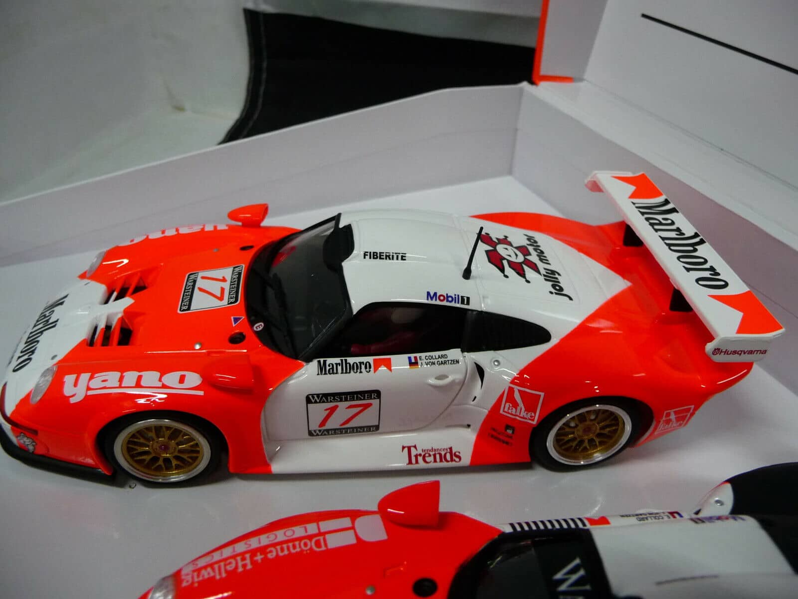 REVOSLOT - RS0092 PORSCHE 911 GT1 3 CAR PACK JB RACING SUIT SCALETRIC/CARRERA